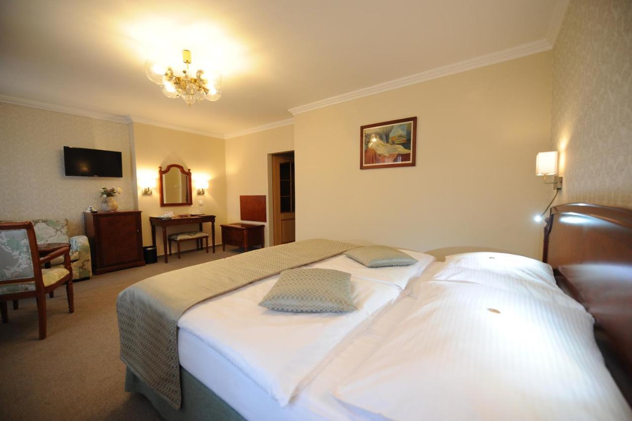 Hotel Prince De Ligne Теплице Экстерьер фото